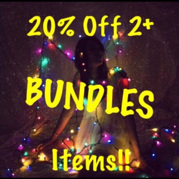 Vera Bradley Simply Violet Hanging Cos Bag - Picture 8 of 8